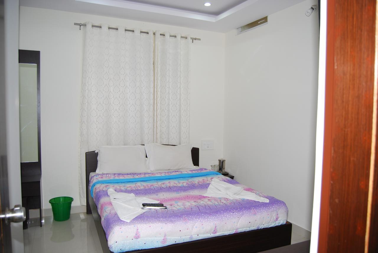 Pratham Residency Otel Maisur Dış mekan fotoğraf