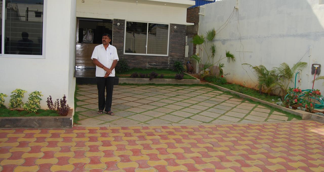 Pratham Residency Otel Maisur Dış mekan fotoğraf